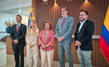 Las ministras de Comercio, Industria y Turismo, Diana Marcela Morales, y de Relaciones Exteriores, Rosa Villavicencio, junto con los ministros de Defensa, Pedro Sánchez, y de Minas y Energía, Edwin Palma, hicieron parte de la comitiva del Gobierno del Progreso en Caracas. Foto: MinCIT.